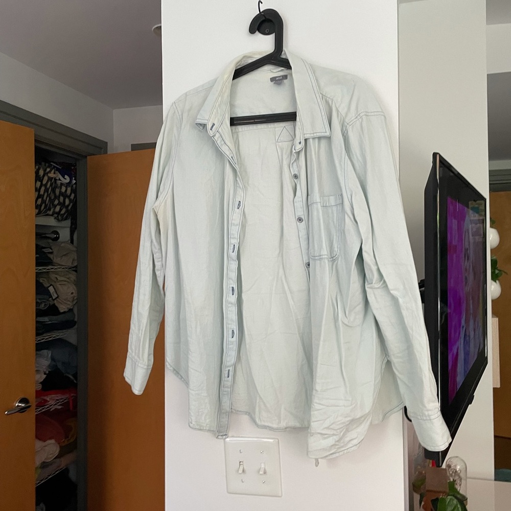 AERIE Sun-dyed Chambray Button-down / L